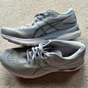 ASICS Gray Running Shoes Gel Nimbus 24